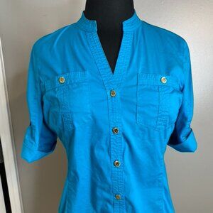 Ann Klein V-Neck Button-down shirt roll-tab short sleeve in Turquoise Size Small